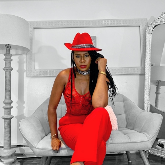 Trinize (Tra-naz)  I wear RED A LOT - Picture 1 of 5